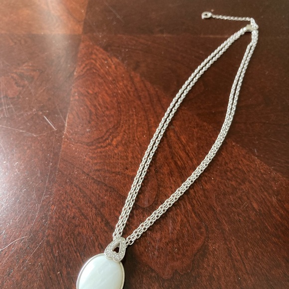 Morgan’s gorgeous silver necklace with white agate and zirconium. - Picture 2 of 5